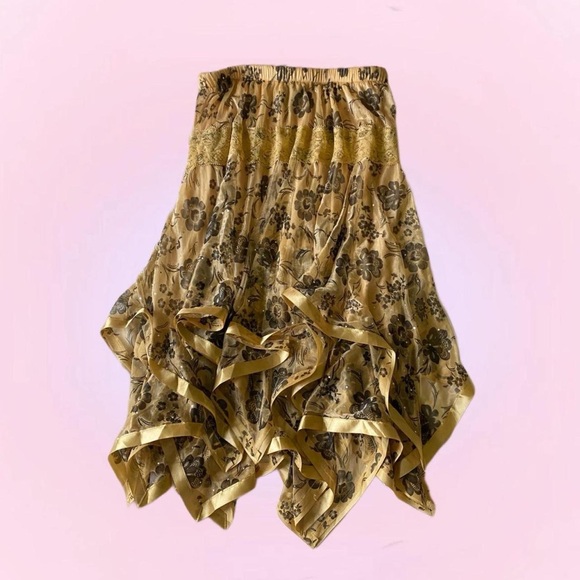 multi-layered yellow and brown sparkling floral skirt with lace detailing。.:*☆ - Picture 5 of 8